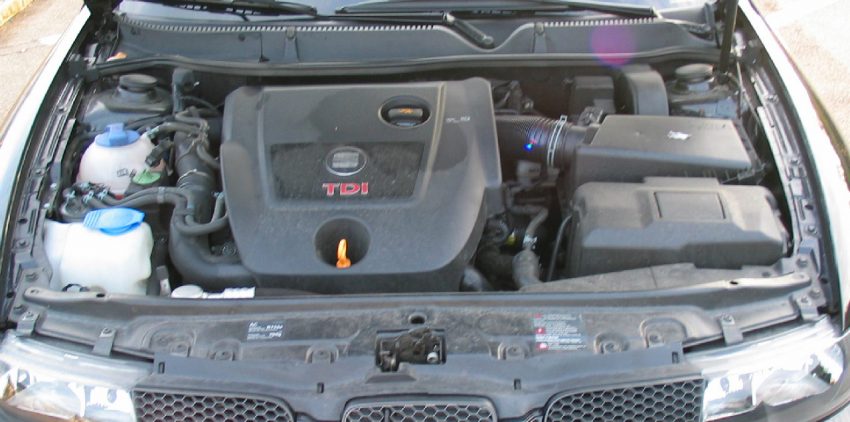 Motorraum von einem Seat Leon