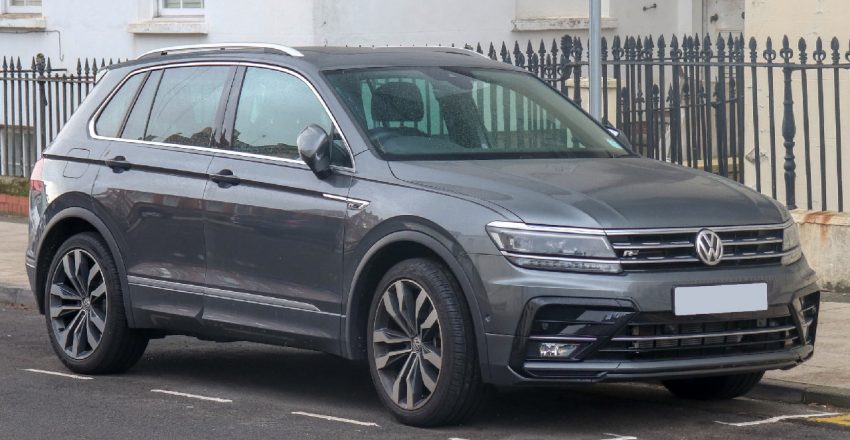 Frontansicht Grauer VW Tiguan 2 R Line