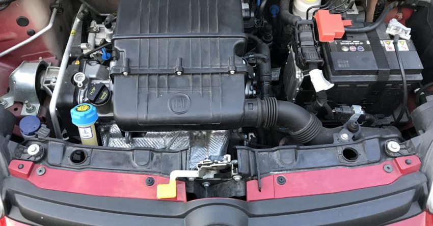 Motorraum von einem Fiat Panda