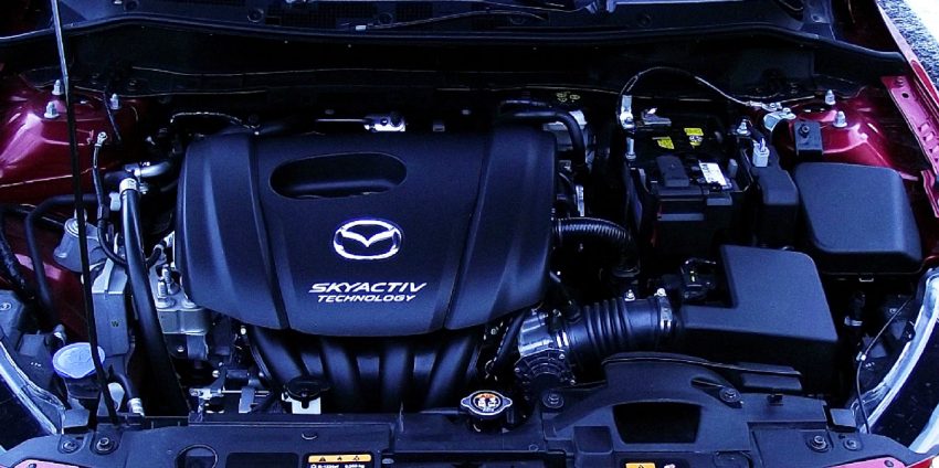Motorraum von einem Mazda