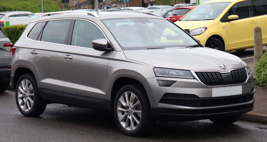 Silberner Skoda Karoq Frontansicht