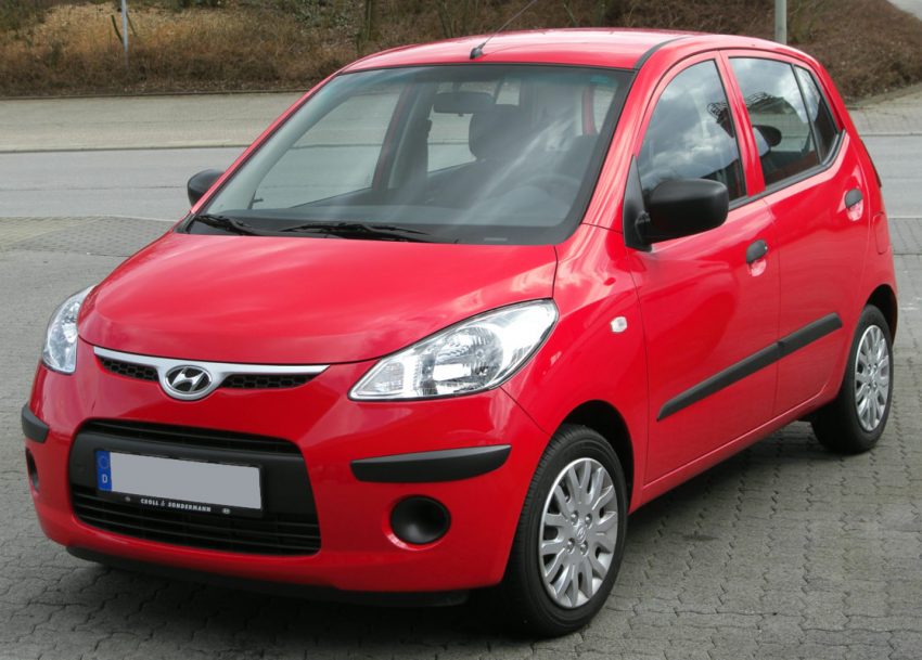 Roter Hyundai i10 Frontansicht