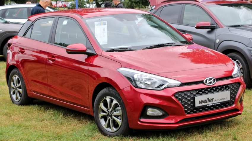 Frontansicht Roter Hyundai i20 Baujahr 2018