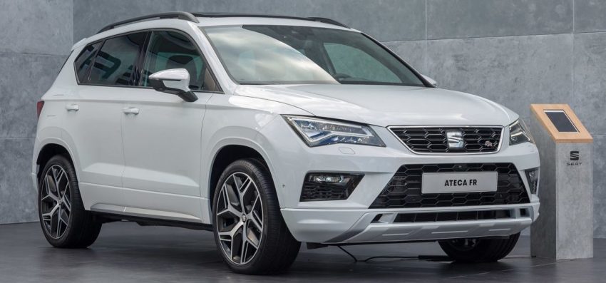 Weißer Seat Ateca FR SUV Frontansicht