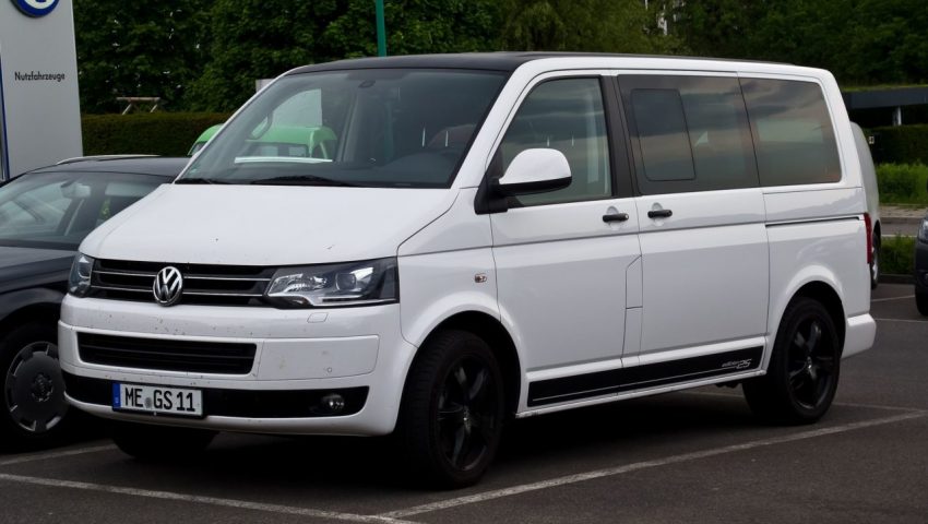 Weißer VW T5 Multivan Edition 25 Frontansicht