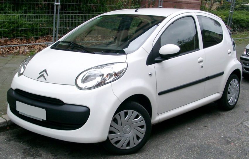 Frontansicht Weißer Citroen C1 Generation 1