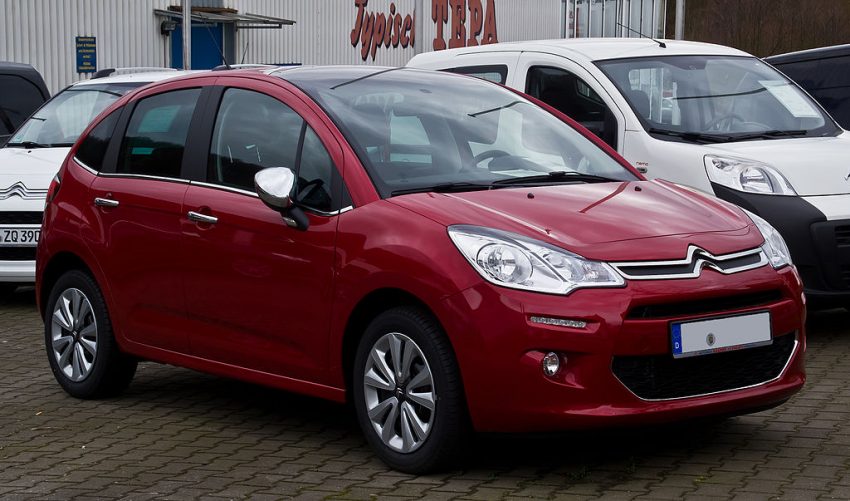 Frontansicht Roter Citroen C3 Generation 2