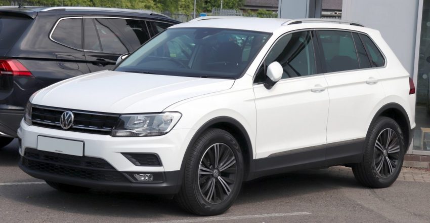 Frontansicht Weißer VW Tiguan 1.4 TSI