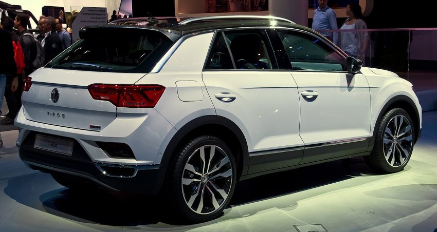 Seitenansicht Weißer VW T Roc 2.0 TDI mit Schwarzem Dach