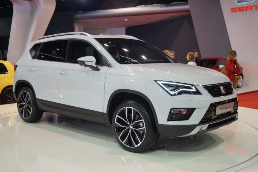 Seitenansicht Weißer Seat Ateca