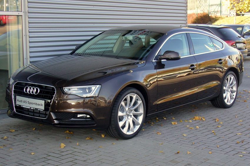Frontansicht Schwarzer Audi A5 Sportback 2.0 TDI