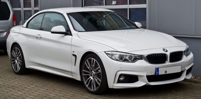 Frontansicht Weißer 4er BMW 435i M Sport 2 Türer