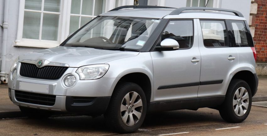 Silberner Skoda Yeti 1.2 TSI Seitenansicht