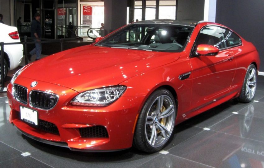 Frontansicht Roter BMW M6