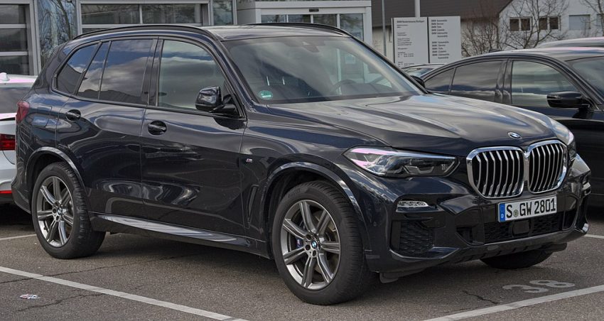Seitenansicht Schwarzer BMW X5 G05