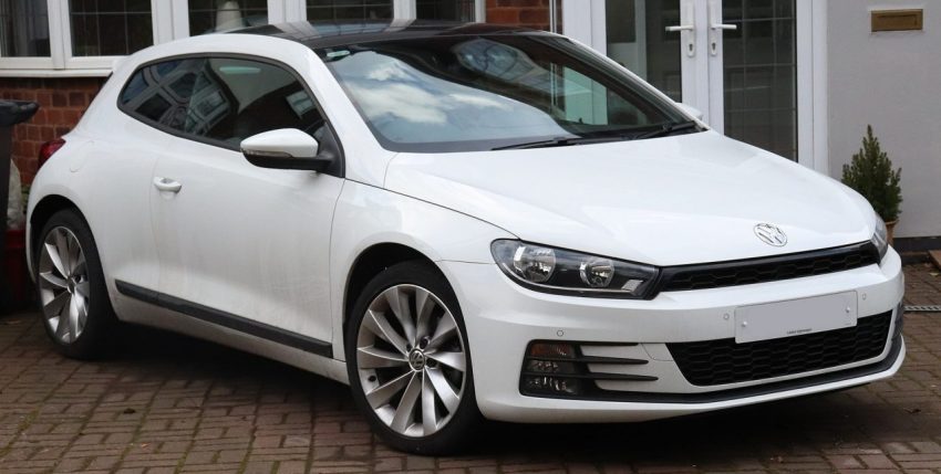 Weißer VW Scirocco Frontansicht