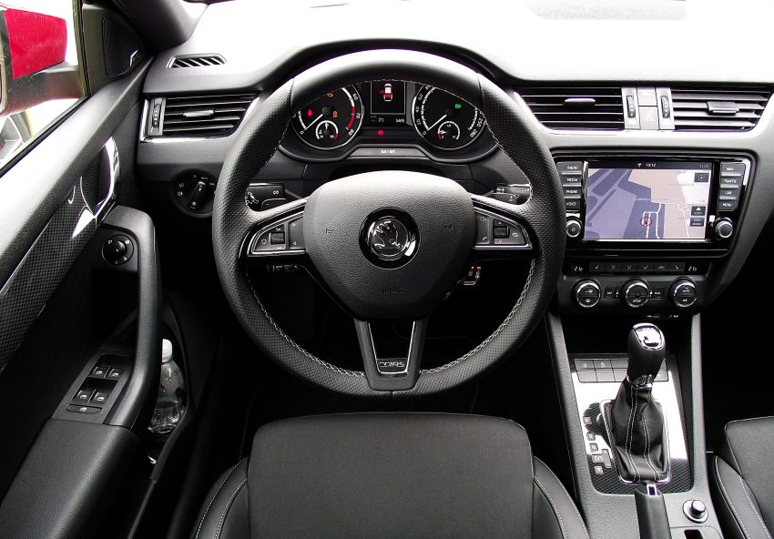 Fahrerseite Skoda Octavia 3 mit navi