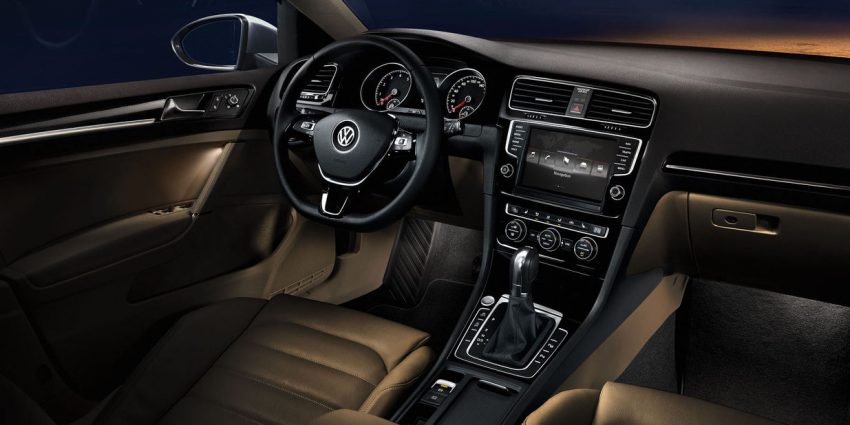 VW Golf 7 Innenraum mit Ambiente Beleuchtung
