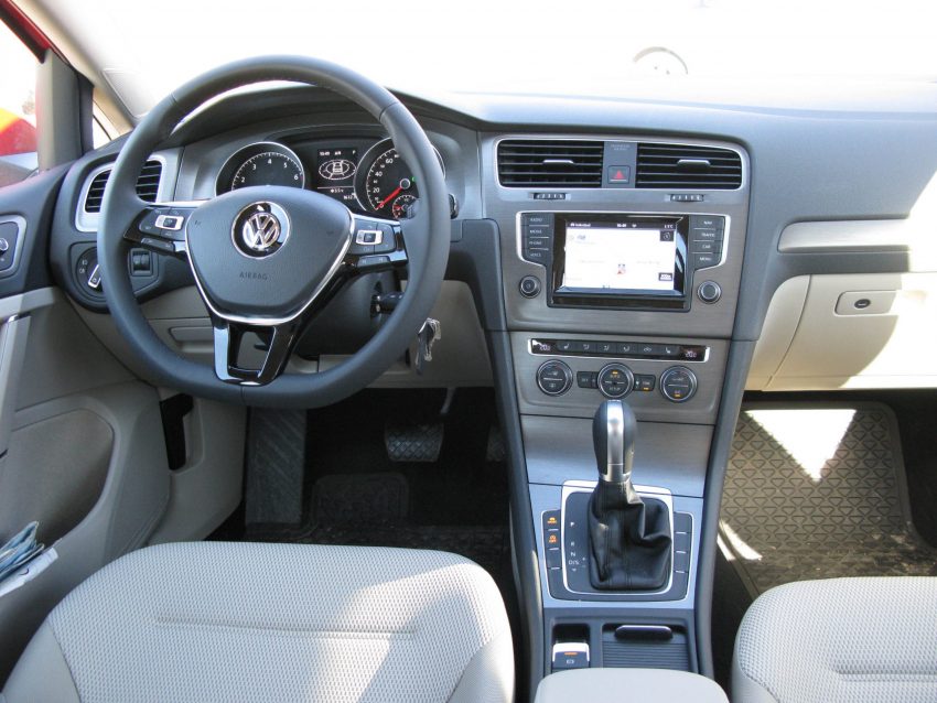 Innenraum VW Golf 7 Automatik