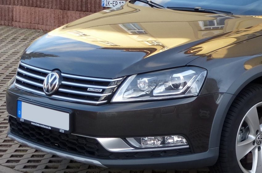 Grauer VW Passat Abblendlicht B7 Birne