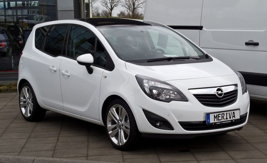 Weißer Opel Meriva B 1.4 Seitenansicht