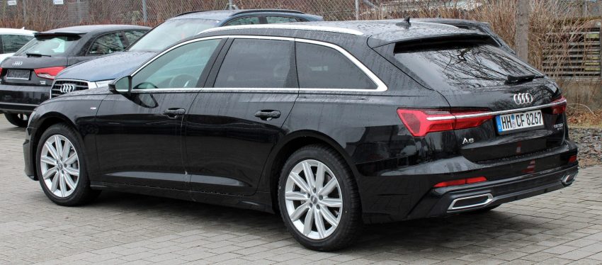Seitenansicht eines Audi A6 C8 Avant mit TDI Motor und Quattro