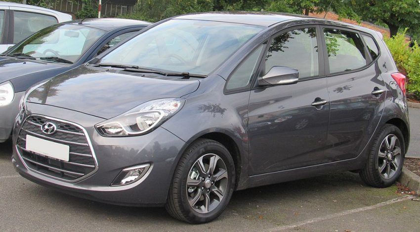 Grauer Hyundai ix 20 Seitenansicht