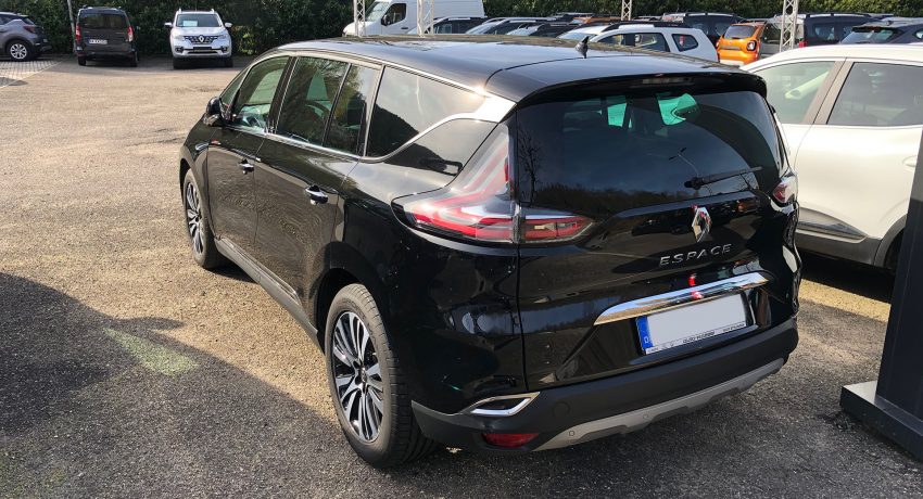 Schwarzer Renault Espace Heckansicht