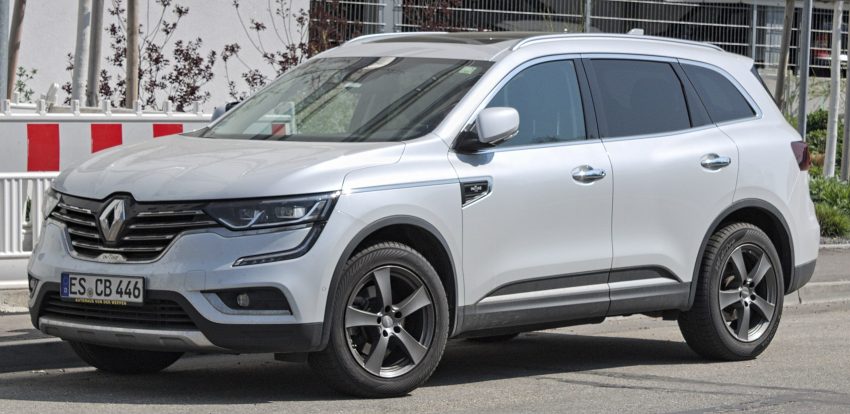 Silberner Renault Koleos Generation 2 Seitenansicht