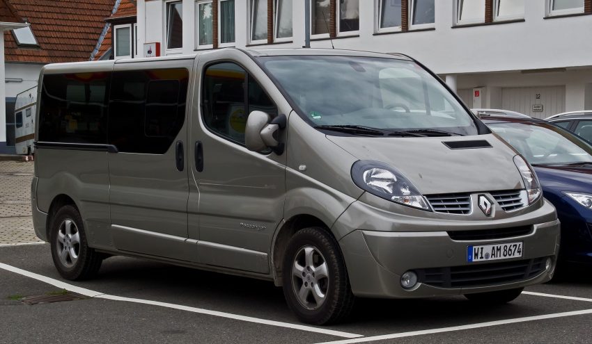 Renault Trafic in der Seitenansicht