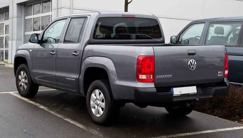 VW Amarok grau Heckansicht TDI