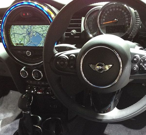 Mini Cooper Navi Display Innenraum