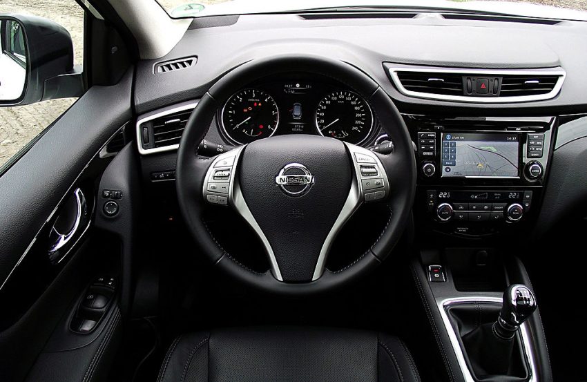 Nissan Innenraum mit Navi Display