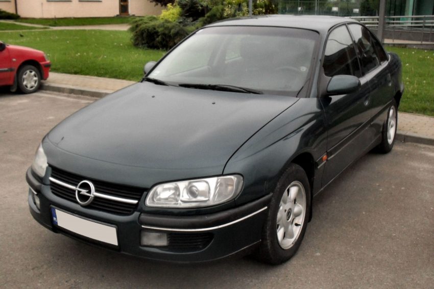 Opel Omega B schwarz