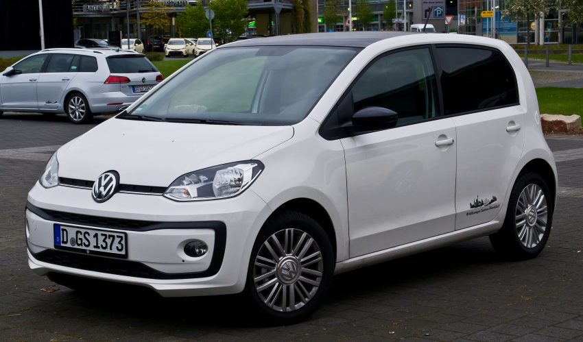 Weisser VW Up! 5-Türer