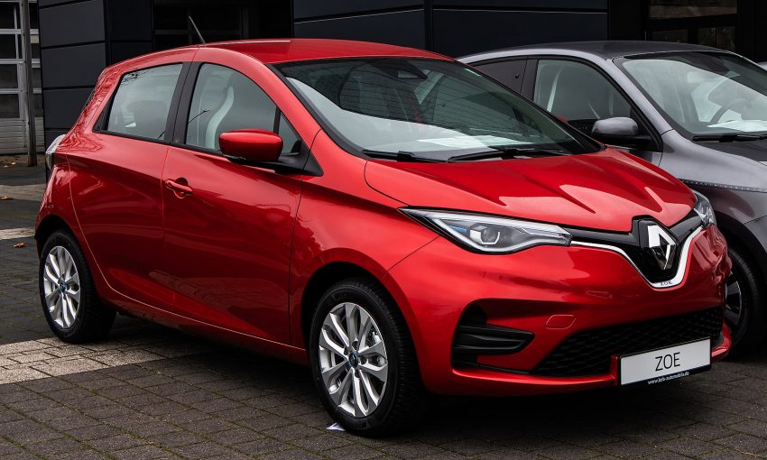 Frontansicht eines roten Renault Zoe