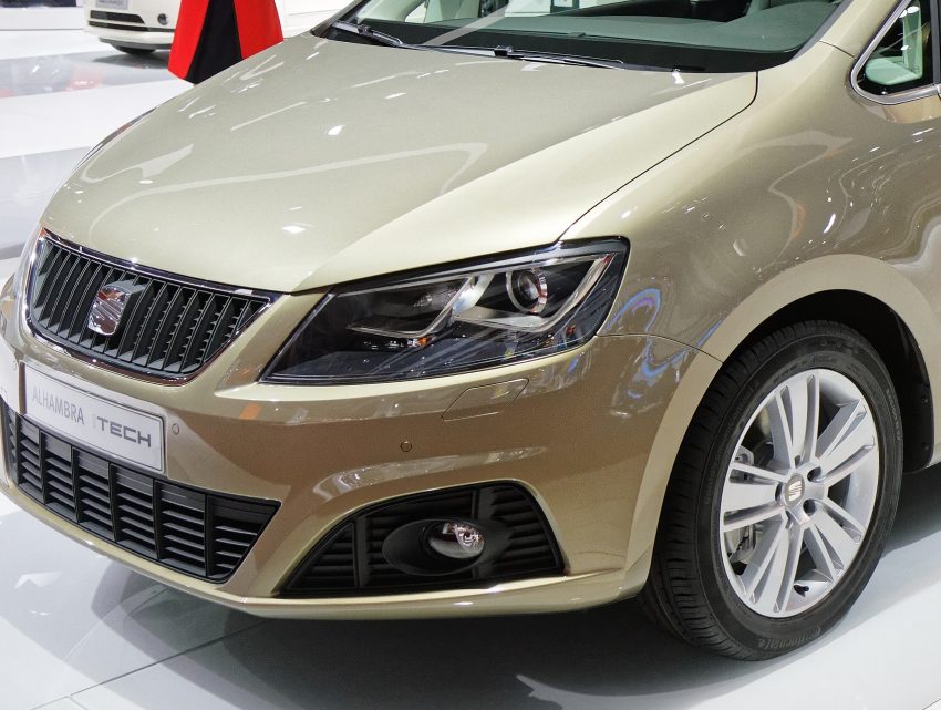 Scheinwerfer eines Seat Alhambra II