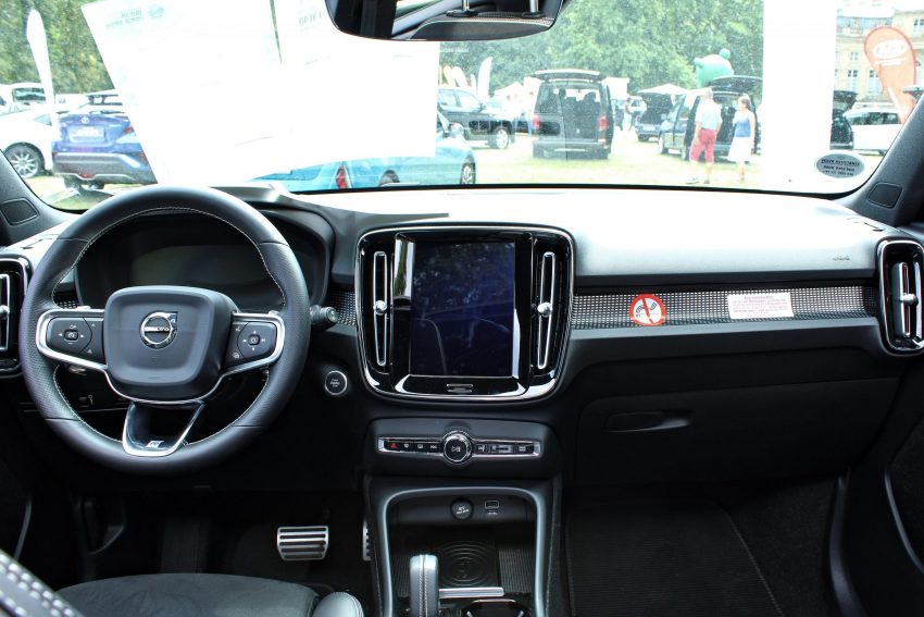 Innenraum des Volvo XC40 mit Sensus Navigationssystem