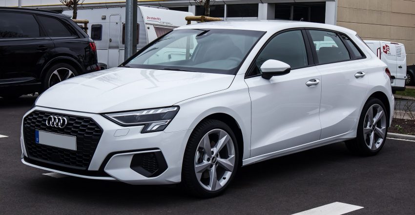 Weißer Audi A3 8Y TFSI