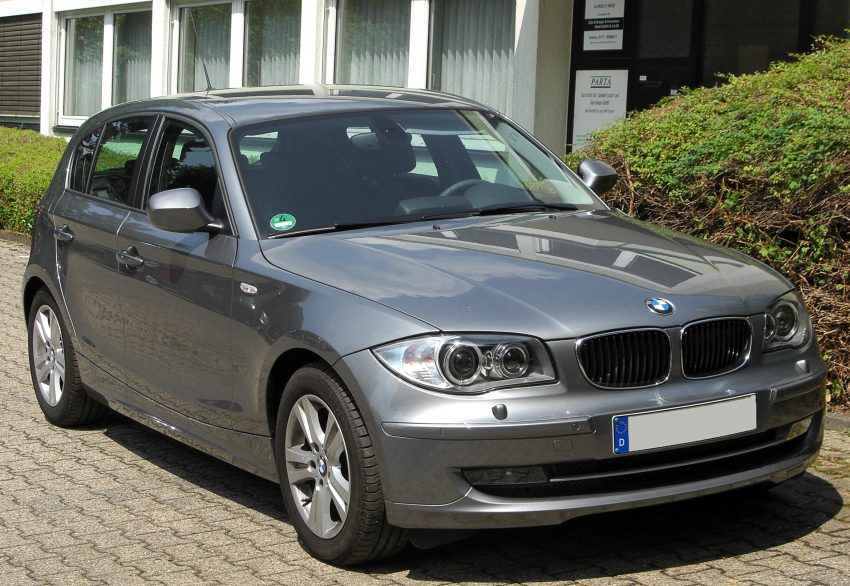 BMW E87 118d grau
