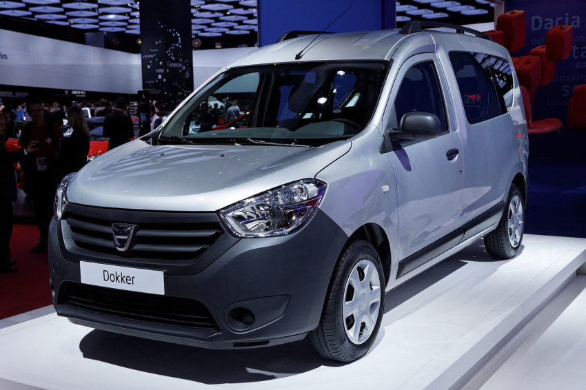 Frontansicht eines silbernen Dacia Dokker