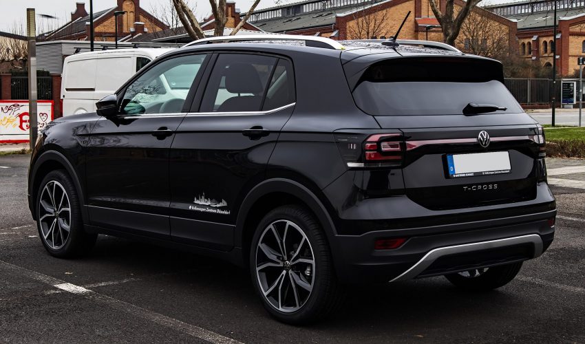 VW T-Cross schwarz Heckansicht