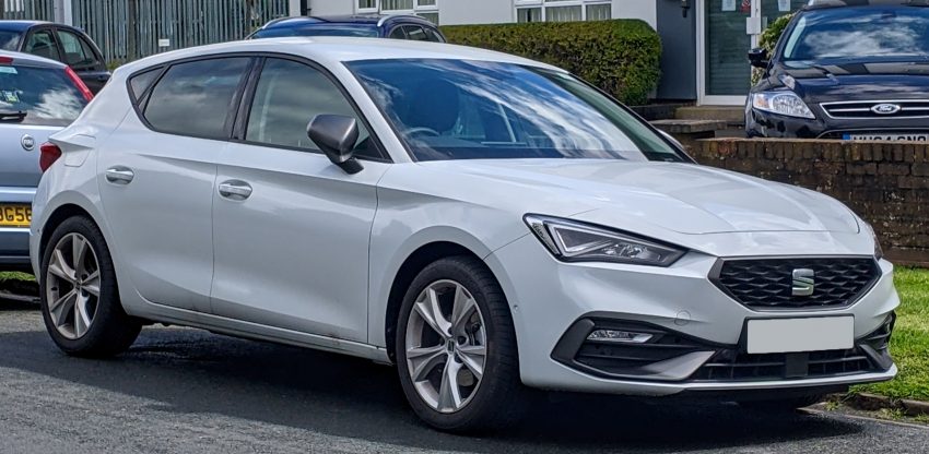 Weißer Seat Leon V TSI Evo