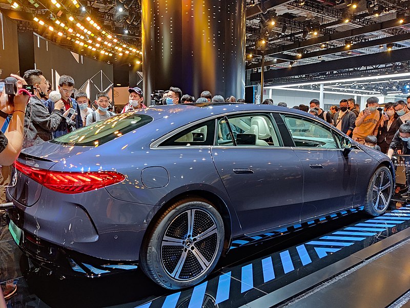 Mercedes EQS