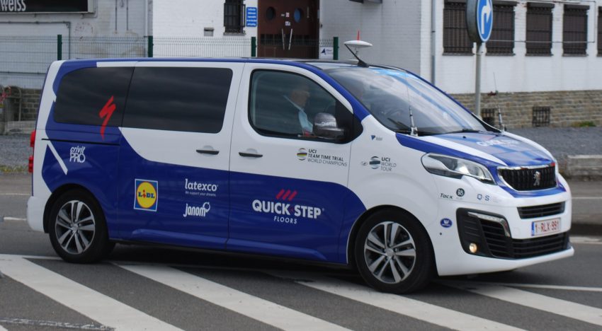 Seitenansicht Peugeot Traveller