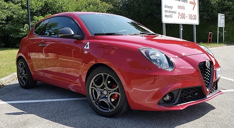 Frontansicht Roter Alfa Romeo MiTo