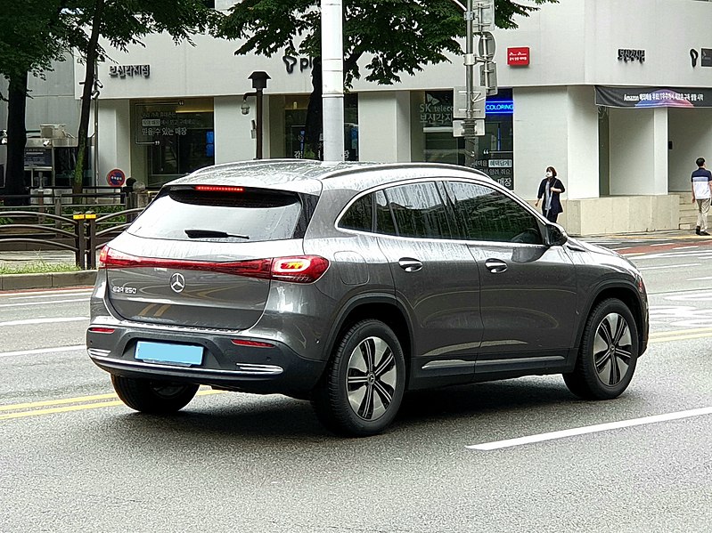 Mercedes EQA