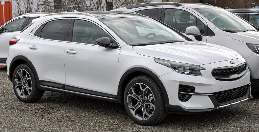 Frontansicht weißer Kia XCeed